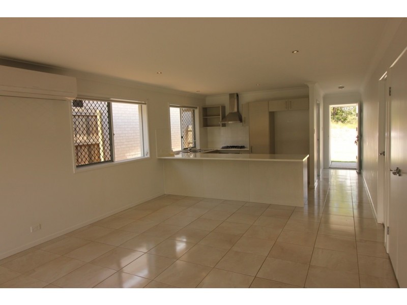 2/5 Elizabeth, Griffin QLD 4503