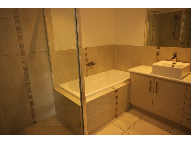 2/5 Elizabeth, Griffin QLD 4503
