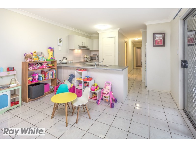 8 Burns Pde, Kallangur QLD 4503