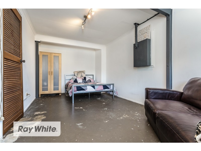 10 Melinda St, Kallangur QLD 4503