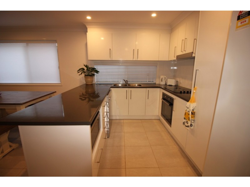72 Benham Ave, Kallangur QLD 4503