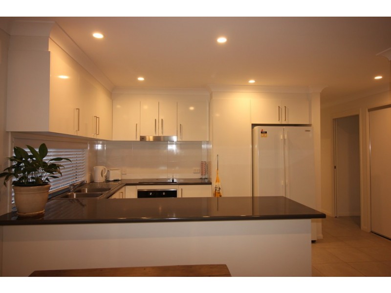 72 Benham Ave, Kallangur QLD 4503