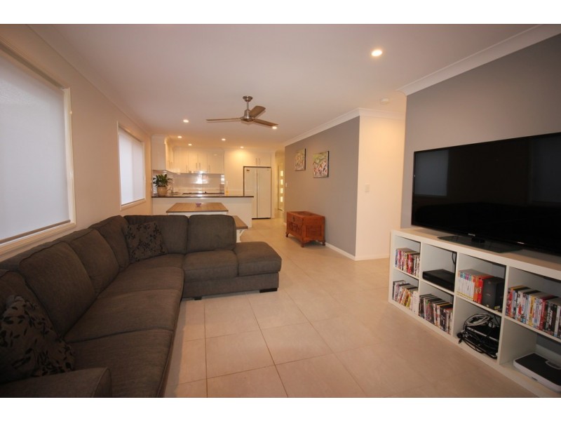 72 Benham Ave, Kallangur QLD 4503