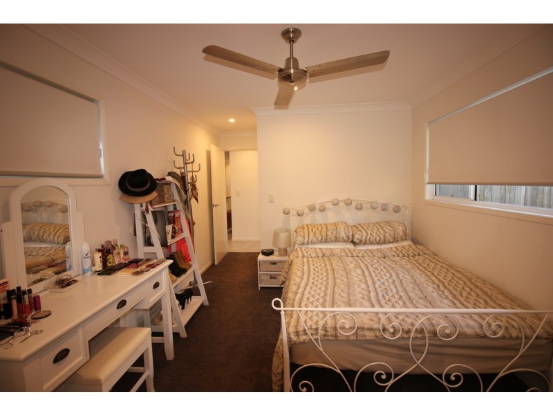 72 Benham Ave, Kallangur QLD 4503