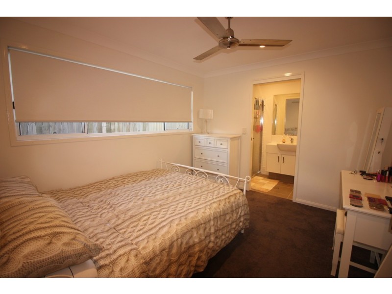 72 Benham Ave, Kallangur QLD 4503