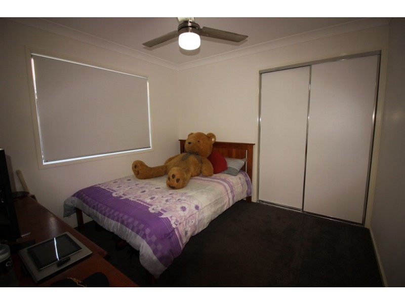 72 Benham Ave, Kallangur QLD 4503