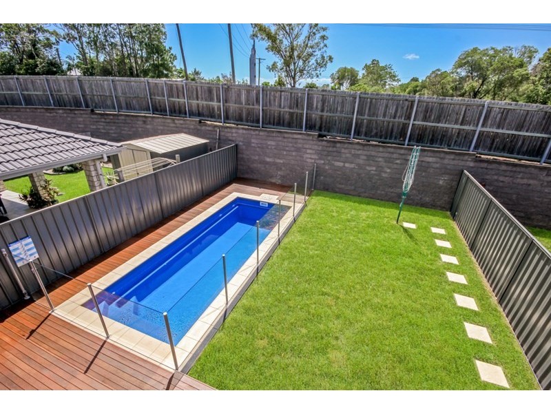 21 Bellthorpe Cct, Kallangur QLD 4503