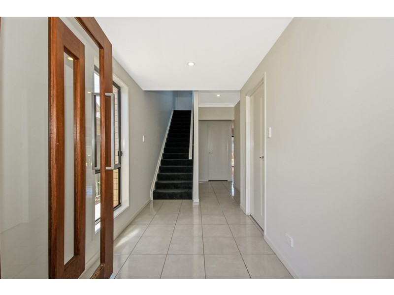 21 Bellthorpe Cct, Kallangur QLD 4503