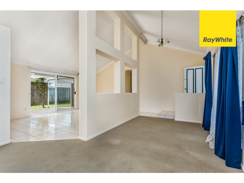 8 Roseann ST, Kallangur QLD 4503