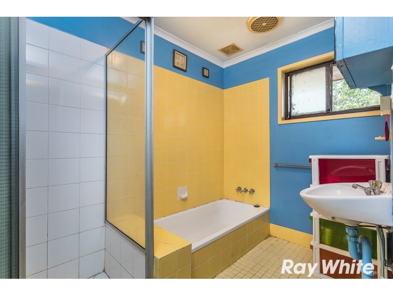 24 Alawara St, Petrie QLD 4502