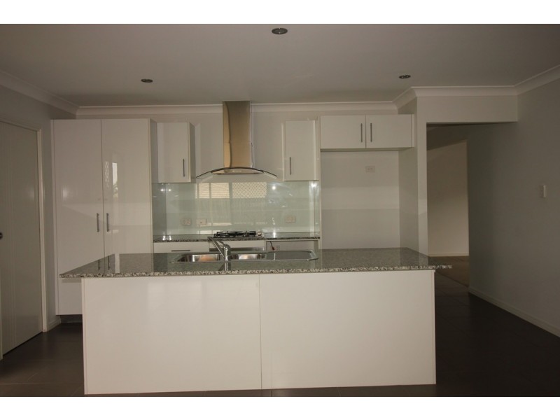 36 Diane Parade, Kallangur QLD 4503