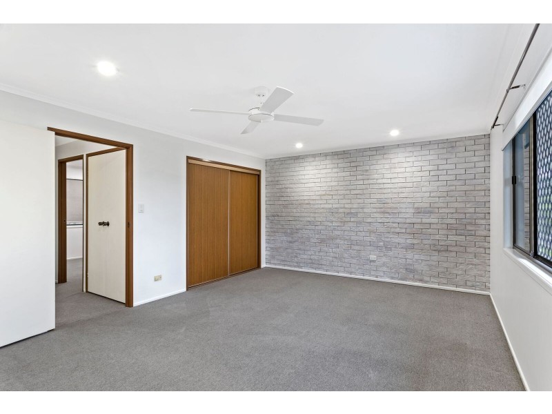 2/1 Armstrong Street, Petrie QLD 4502