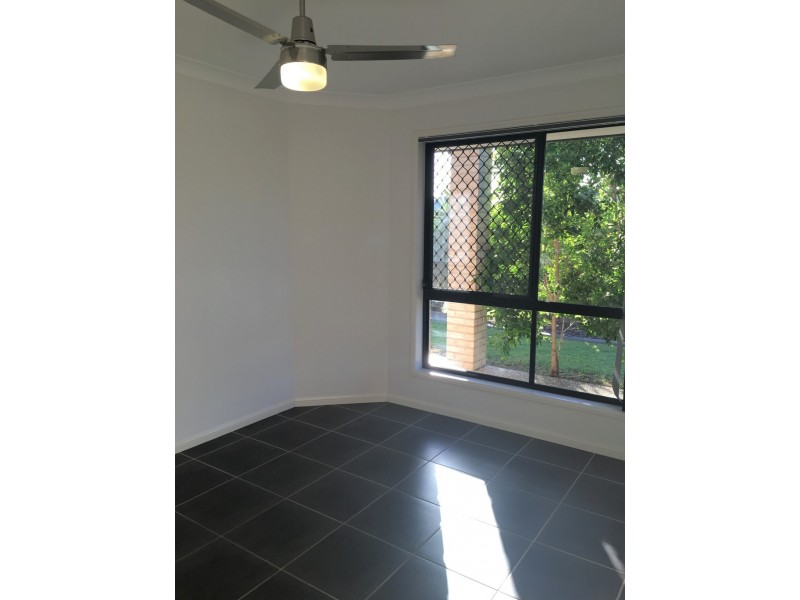 16 Menara Circuit, North Lakes QLD 4509