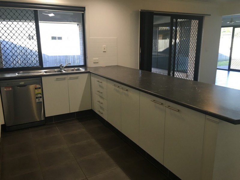 16 Menara Circuit, North Lakes QLD 4509