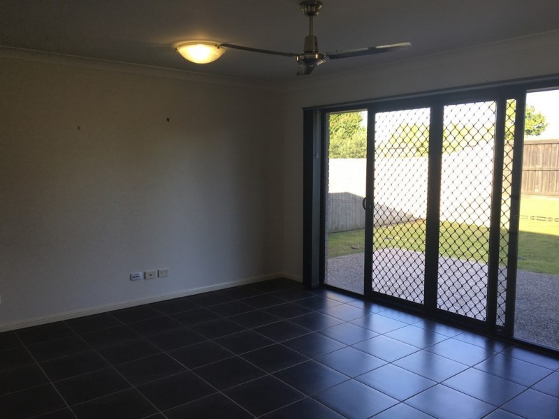 16 Menara Circuit, North Lakes QLD 4509