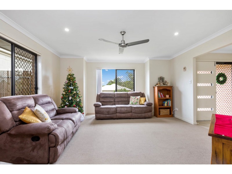 20 Braxlaw Cres, Dakabin QLD 4503