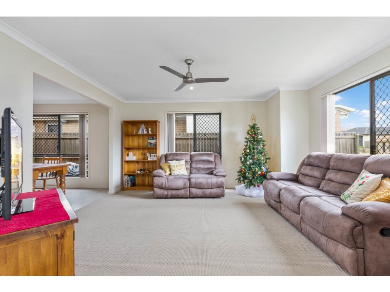 20 Braxlaw Cres, Dakabin QLD 4503