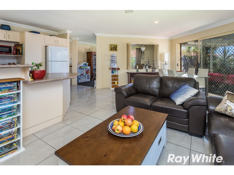 7 Faraday Court, Kallangur QLD 4503