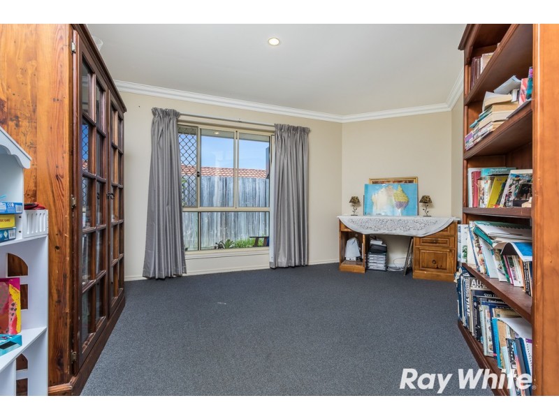 7 Faraday Court, Kallangur QLD 4503