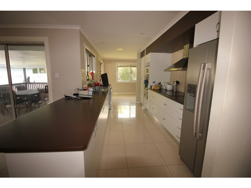 2 Alexander Avenue, Kallangur QLD 4503
