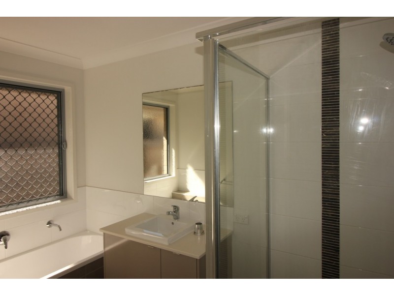 18 Shepherdson Street, Dakabin QLD 4503