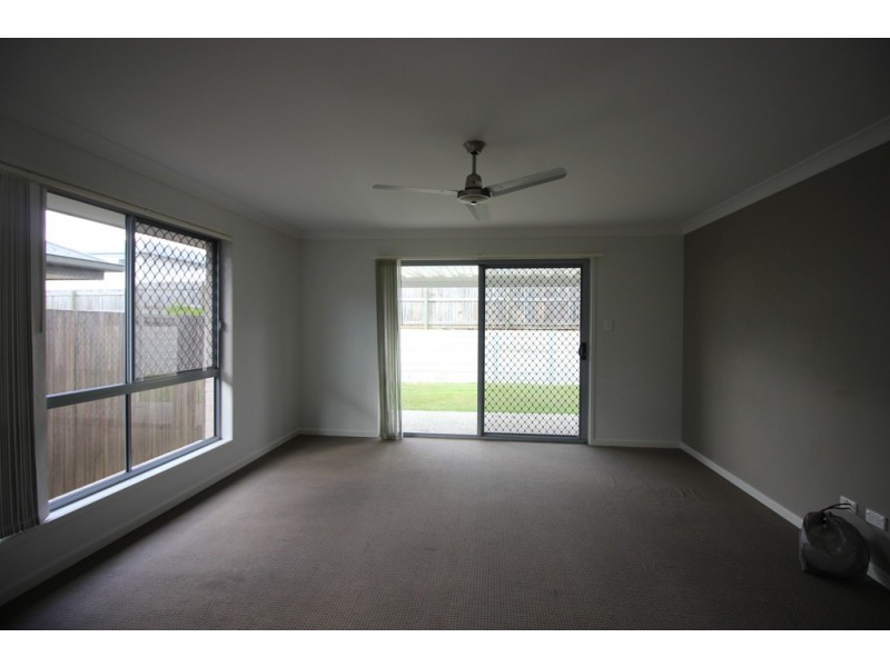 18 Shepherdson Street, Dakabin QLD 4503