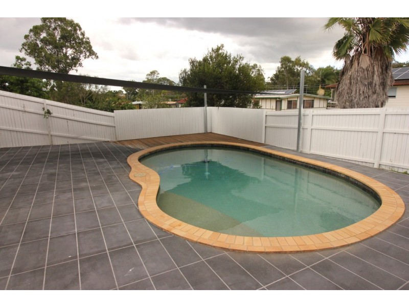 2 Alexander Avenue, Kallangur QLD 4503