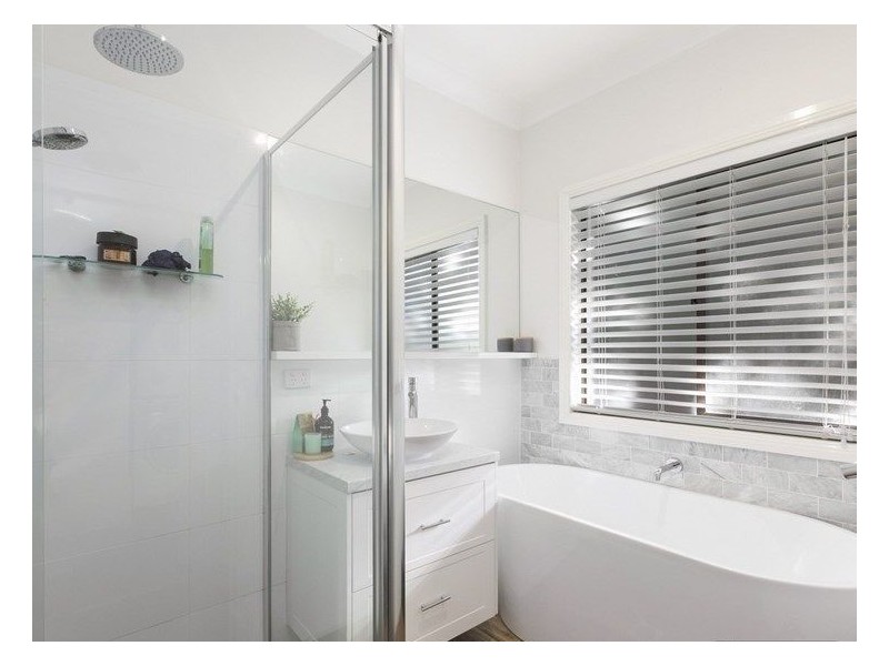 26 Whiteside Rd, Whiteside QLD 4503