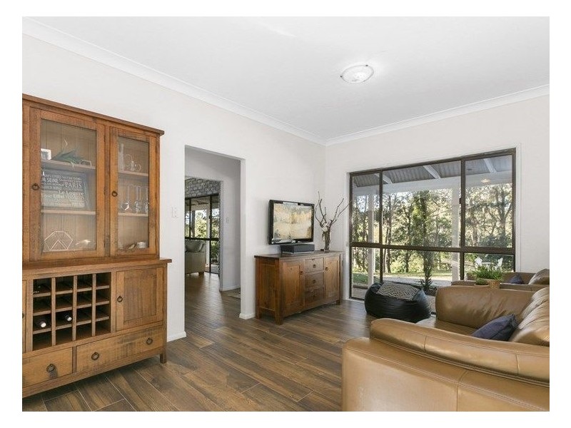 26 Whiteside Rd, Whiteside QLD 4503