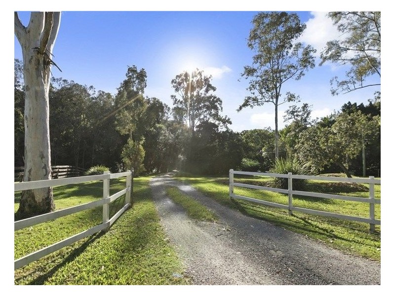 26 Whiteside Rd, Whiteside QLD 4503
