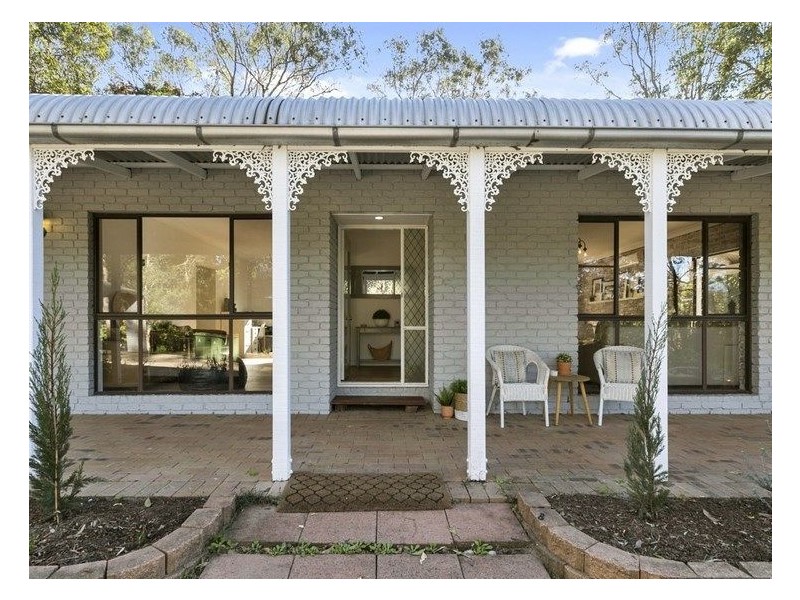 26 Whiteside Rd, Whiteside QLD 4503