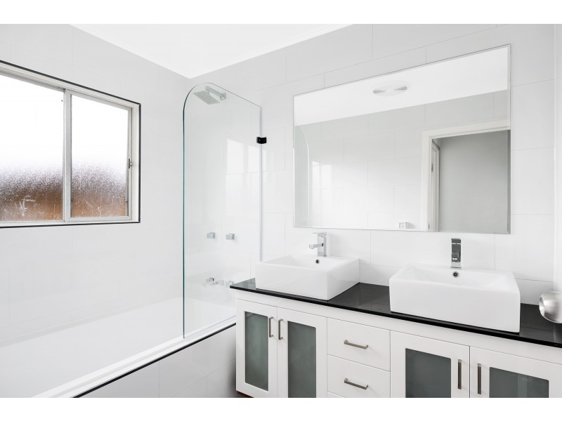 23 Lyndon St, Kallangur QLD 4503