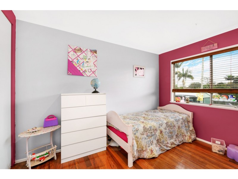 23 Lyndon St, Kallangur QLD 4503