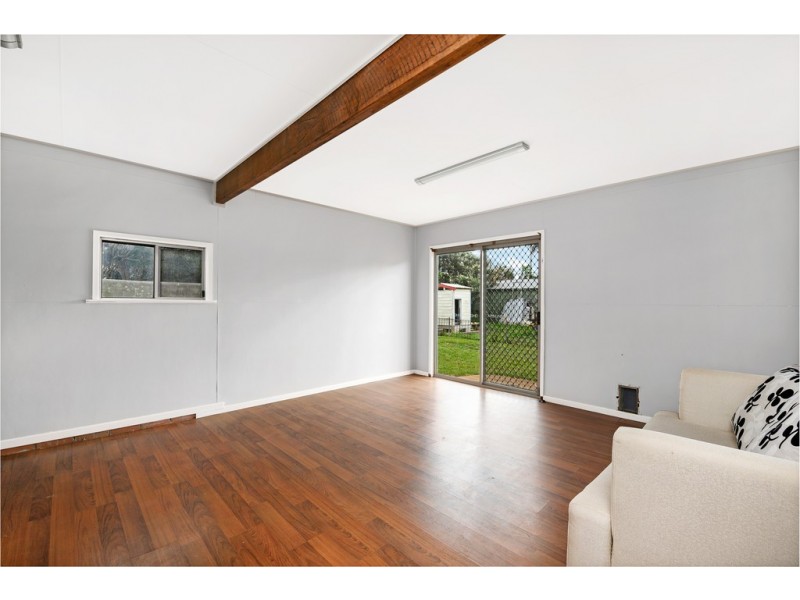 23 Lyndon St, Kallangur QLD 4503