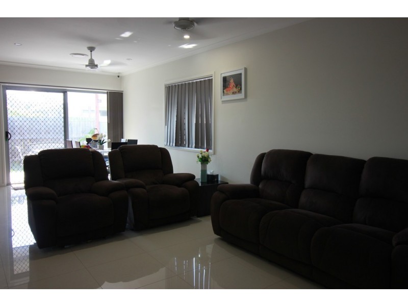 22 Ascot Cres, Kallangur QLD 4503