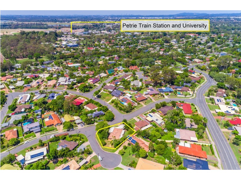 1 St Marcel Court, Petrie QLD 4502