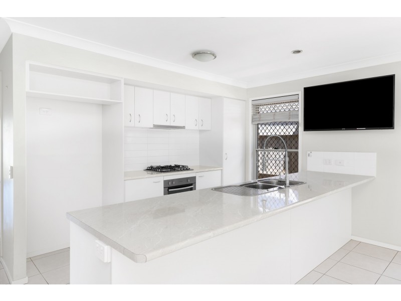 80 Olsen Cct, Kallangur QLD 4503