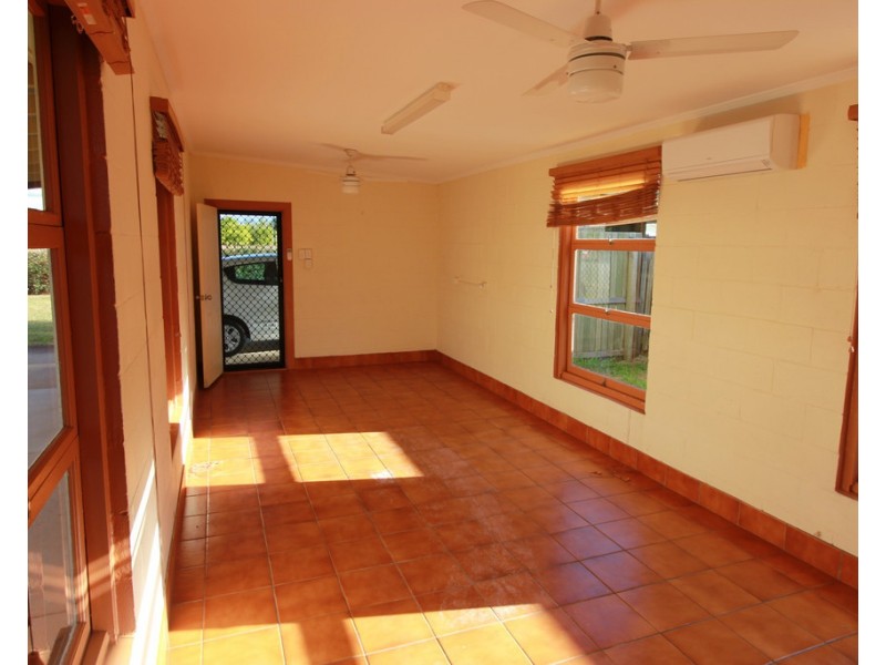 16 Goodfellows Rd, Kallangur QLD 4503