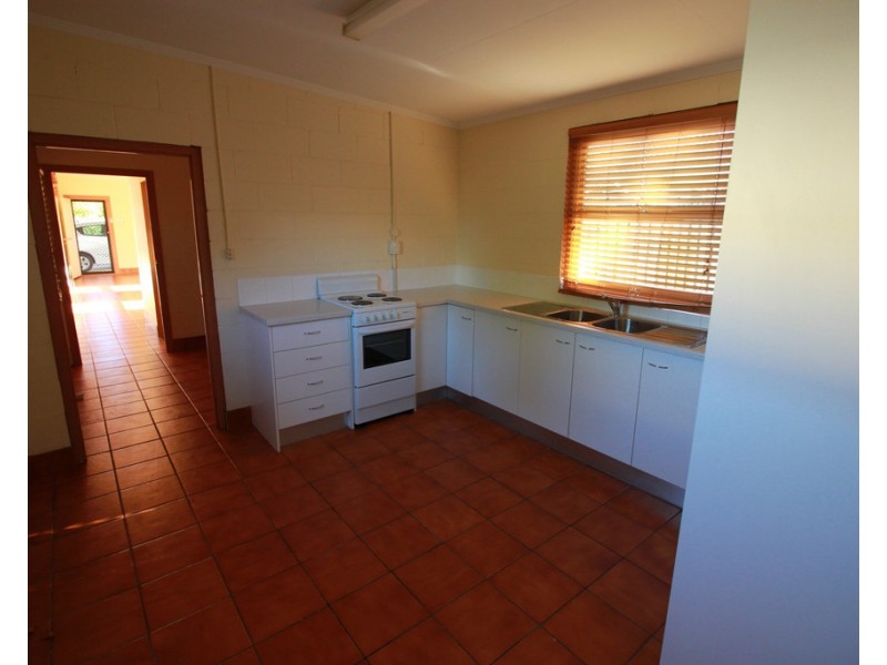 16 Goodfellows Rd, Kallangur QLD 4503