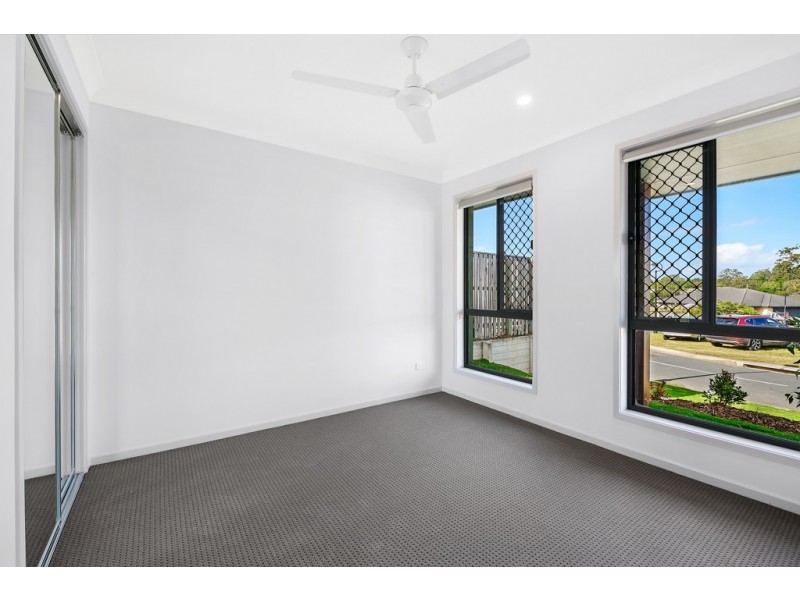 1/13 Mayfair Crescent, Kallangur QLD 4503