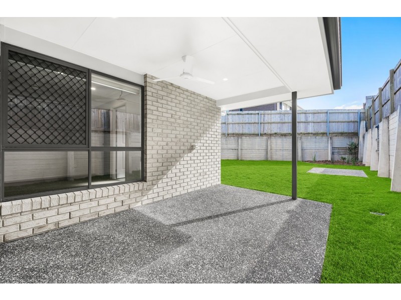 1/13 Mayfair Crescent, Kallangur QLD 4503