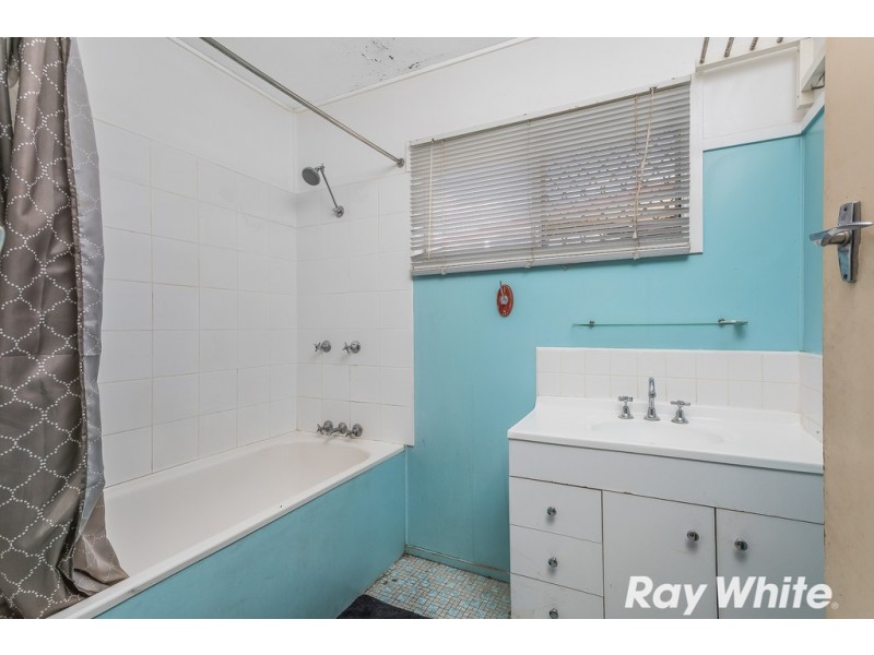 17 Lavercombe Drive, Kallangur QLD 4503