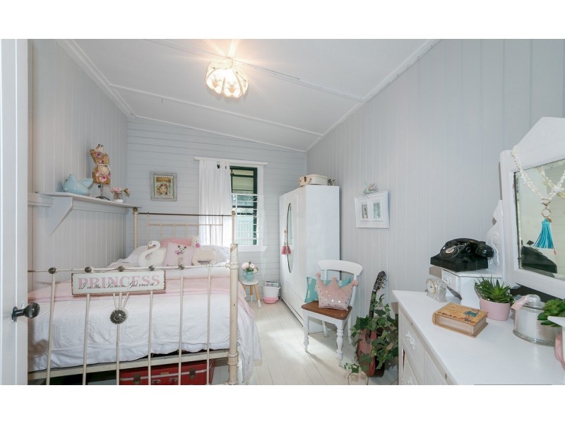 14 Reid Street, Petrie QLD 4502