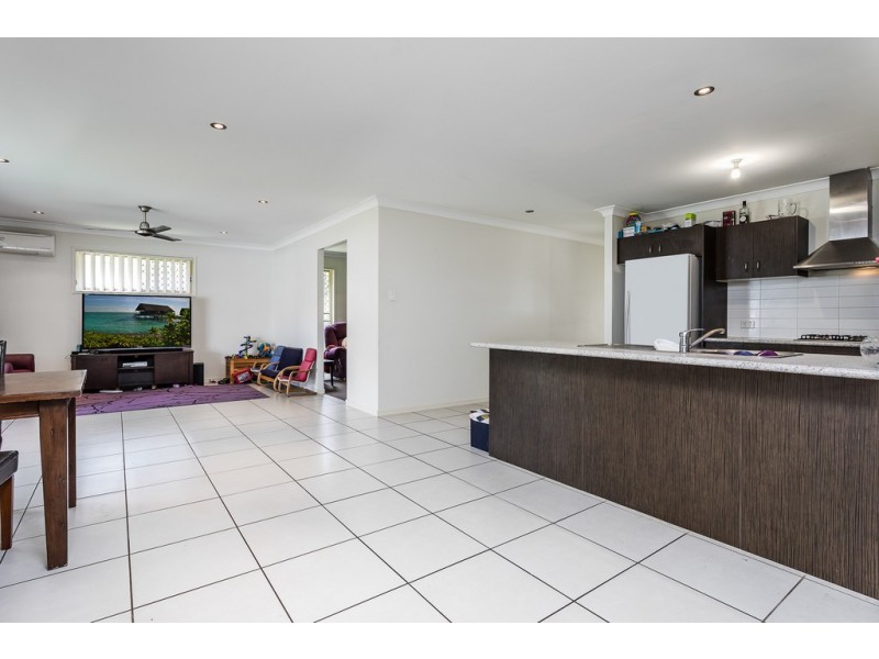 4 Outlook Court, Kallangur QLD 4503