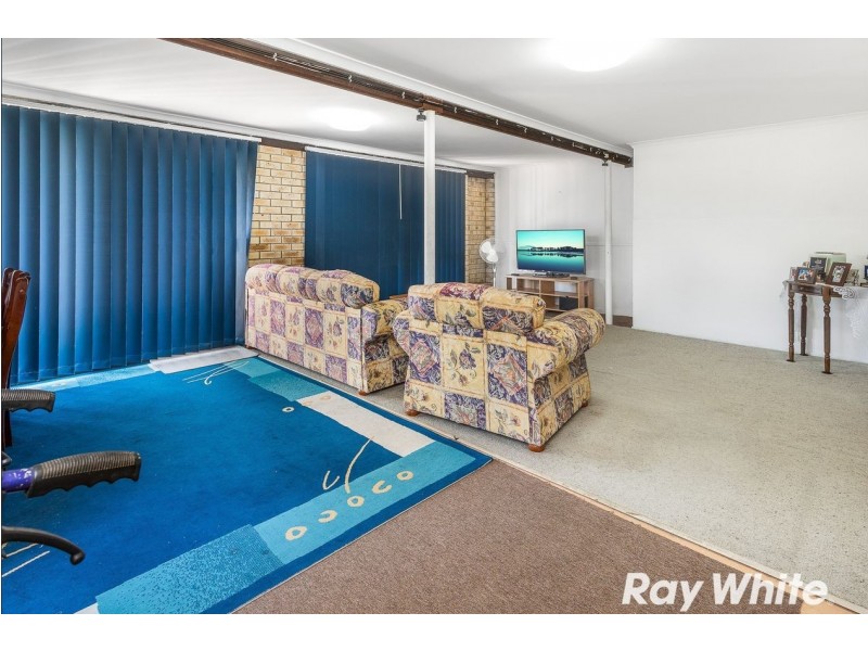 6 ARRAKUNE CRESCENT, Kallangur QLD 4503