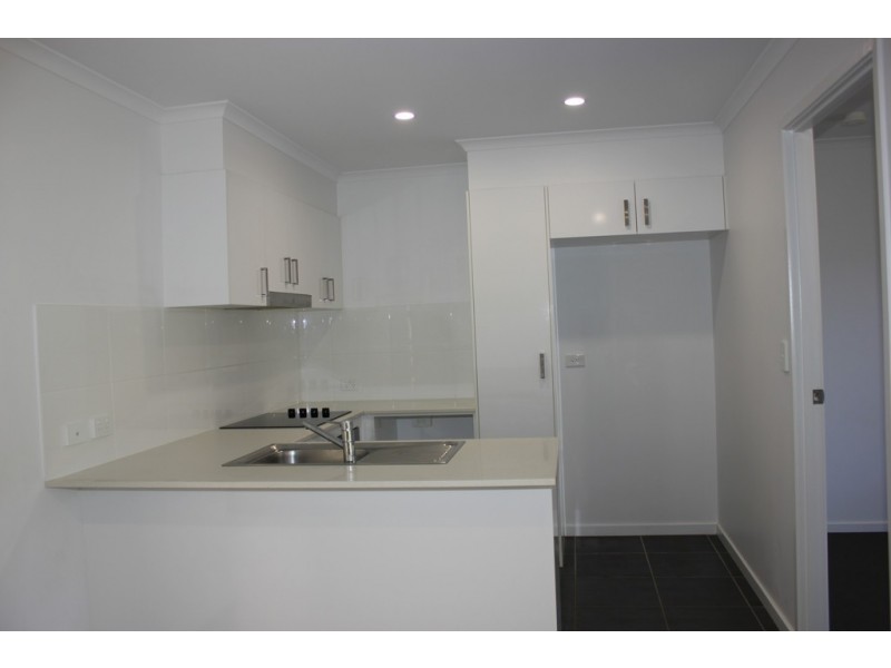 2/21 Cronin Street, Morayfield QLD 4506