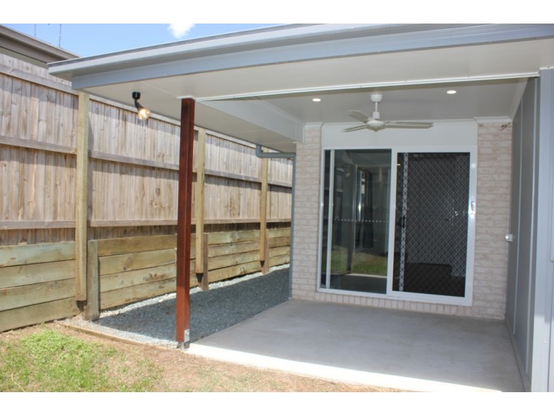 2/21 Cronin Street, Morayfield QLD 4506