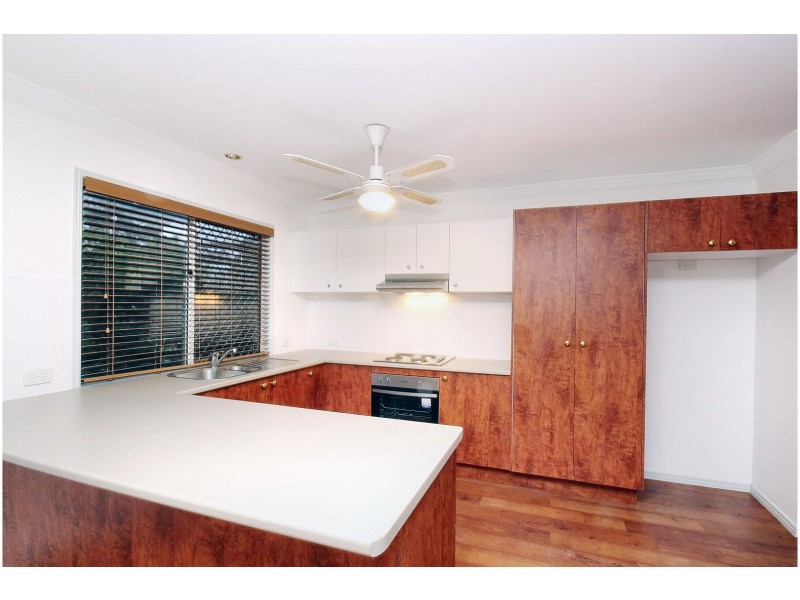 6 Feldsman Crt, Petrie QLD 4502