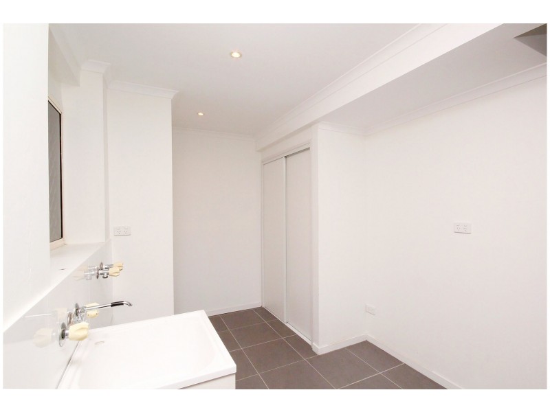 6 Feldsman Crt, Petrie QLD 4502