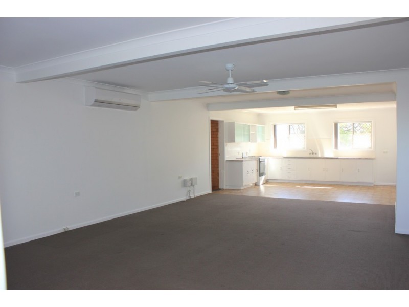 49 Old Gympie Rd, Kallangur QLD 4503